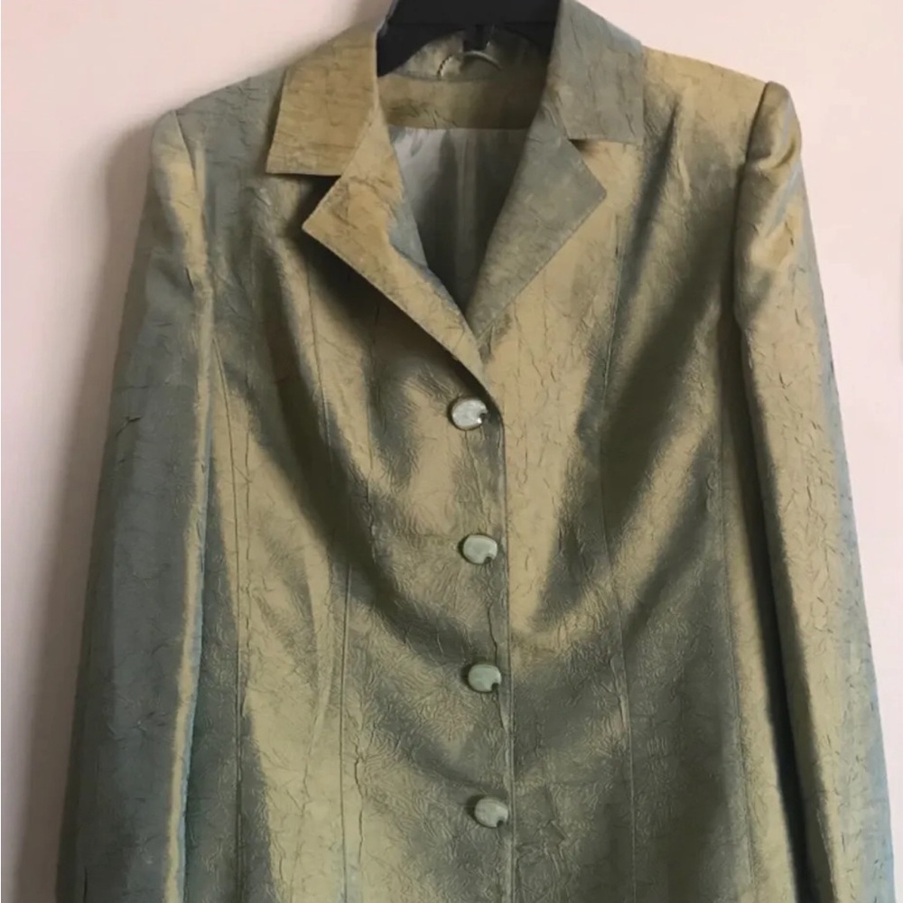 Beautiful rare color jacket size 10
